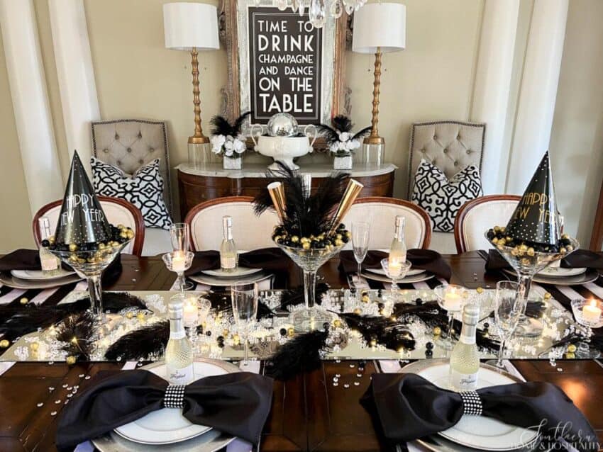 20 New Years Eve Table Settings - Lady Celebrations