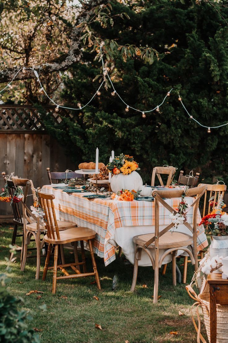 20 Festive Outdoor Fall Party Ideas - Lady Celebrations